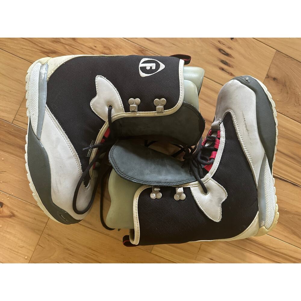 90’s Vintage Burton Freestyle Snowboard Boots Men's size 9 Gray and White - Picture 5 of 10